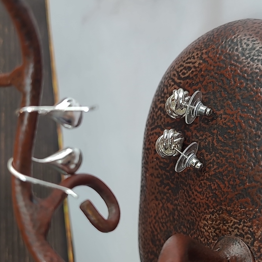 TWO PAIR SILVER EARRINGS - Picture 4 of 5